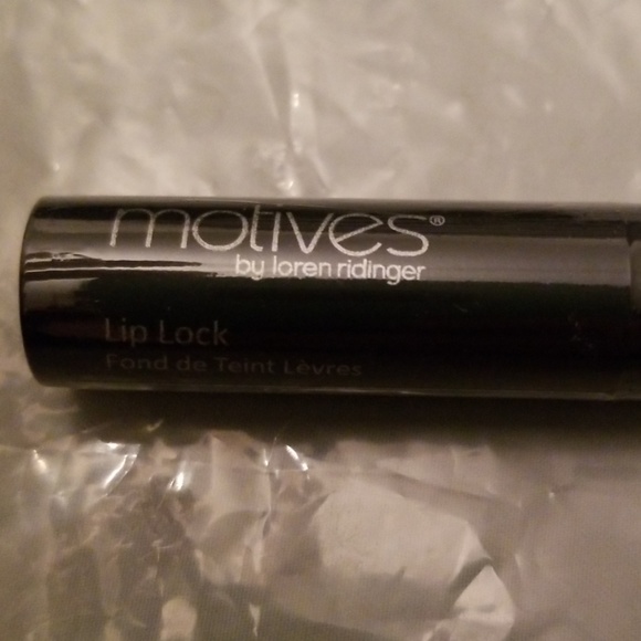 Motives Makeup kit *CLEAROUT* - Picture 4 of 7